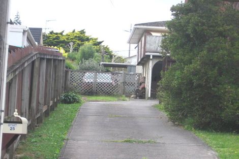 Photo of property in 1/25 Sunnyfield Crescent, Glenfield, Auckland, 0629