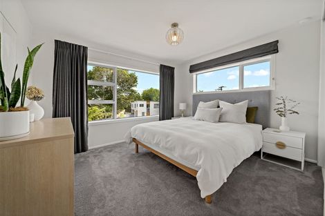 Photo of property in 4 Kororo Street, Northcote, Auckland, 0627