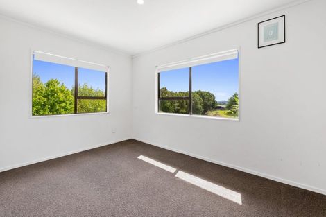Photo of property in 43 Ohiwa Road, Papakura, 2582