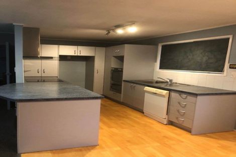 Photo of property in 35 Glenbervie Crescent, Massey, Auckland, 0614