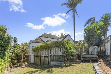 Photo of property in 1/992 Beach Road, Torbay, Auckland, 0630