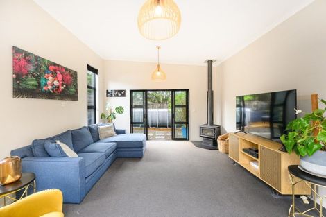 Photo of property in 18 Galea Grove, Kelvin Grove, Palmerston North, 4414