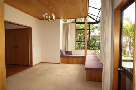 Photo of property in 2/50 Masterton Road, Rothesay Bay, Auckland, 0630