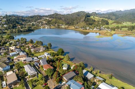 Photo of property in 18 Daphne Road, Tairua, 3508