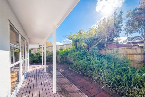 Photo of property in 19 Blundell Place, Chatswood, Auckland, 0626