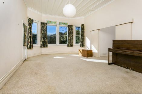 Photo of property in 120 Eskdale Road, Birkdale, Auckland, 0626