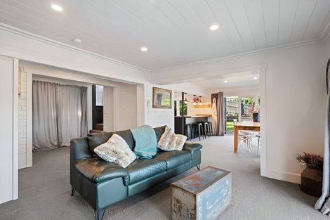 Photo of property in 2a Ripon Street, Lyttelton, 8082