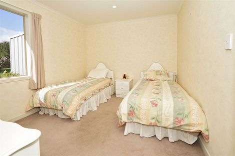 Photo of property in 37 Sovereign Isle Lane, Rototuna, Hamilton, 3210