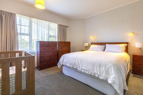 Photo of property in 114 Avondale Road, Taradale, Napier, 4112