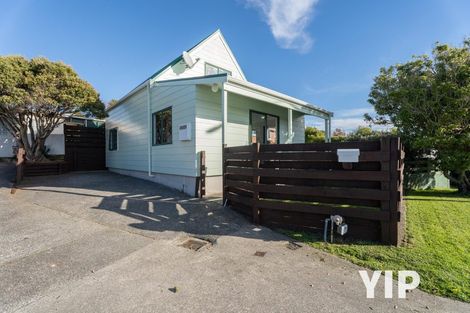 Photo of property in 32a Horokiwi Road West, Newlands, Wellington, 6037