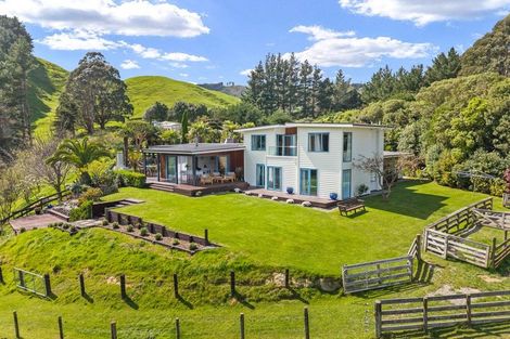 Photo of property in 105 Waterfall Road, Paraparaumu, 5032