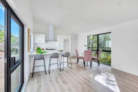 Photo of property in 34 Oaktree Avenue, Browns Bay, Auckland, 0630