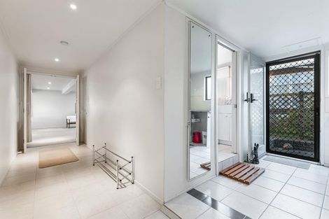 Photo of property in 18 Lavelle Road, Henderson, Auckland, 0612