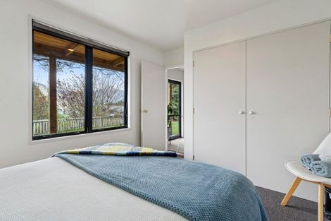 Photo of property in 33 Arawata Terrace, Fernhill, Queenstown, 9300