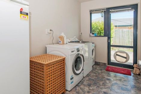 Photo of property in 22 Markham Way, Rolleston, 7614