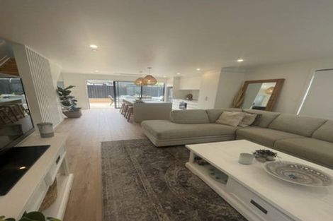 Photo of property in 16a Hamurana Place, Te Atatu Peninsula, Auckland, 0610