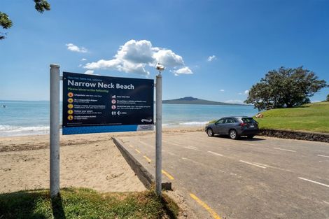 Photo of property in 3/68 Lake Road, Narrow Neck, Auckland, 0624