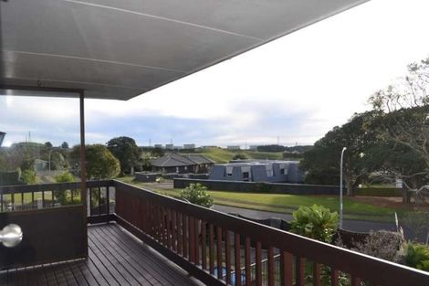 Photo of property in 16 Tiverton Crescent, Whalers Gate, New Plymouth, 4310