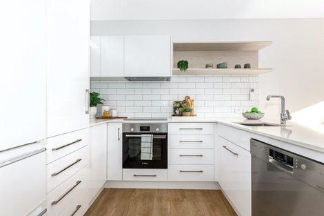 Photo of property in 4f Armour Avenue, Mount Victoria, Wellington, 6011