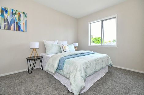 Photo of property in 2/70 Clevedon Road, Papakura, 2110