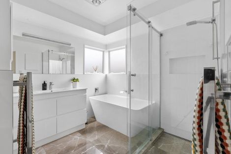 Photo of property in 3 Lakeside Drive, Orewa, 0931