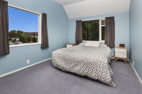 Photo of property in 18 Lombard Place, Avonhead, Christchurch, 8042