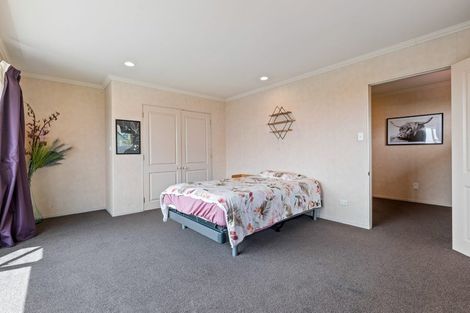 Photo of property in 331 Devon Street West, New Plymouth, 4310