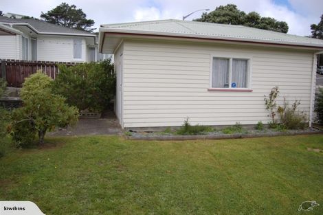 Photo of property in 90 Kenmore Street, Newlands, Wellington, 6037