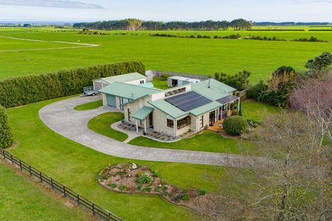 Photo of property in 2227 Skeet Road, Auroa, Hawera, 4678