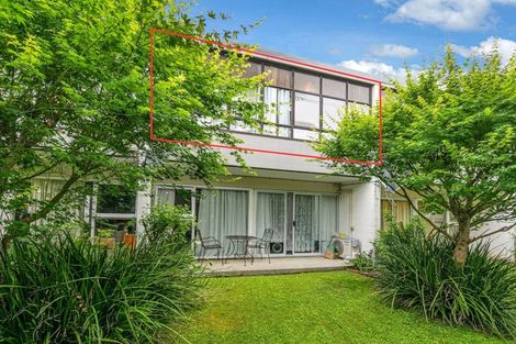 Photo of property in 3/28 Evelyn Place, Hillcrest, Auckland, 0627