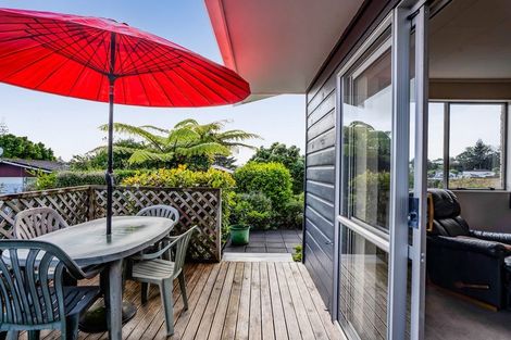 Photo of property in 3 Ross Place, Blagdon, New Plymouth, 4310