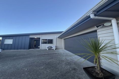 Photo of property in 12a Riverstone Drive, Riverstone Terraces, Upper Hutt, 5018