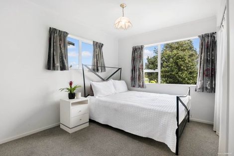 Photo of property in 2/494 East Coast Road, Windsor Park, Auckland, 0630