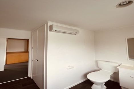 Photo of property in 49 Neil Avenue, Te Atatu Peninsula, Auckland, 0610