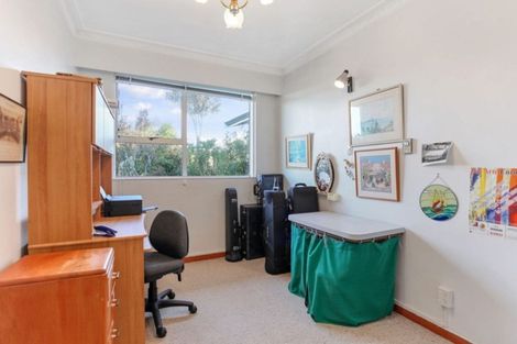 Photo of property in 32 Harrowdale Drive, Avonhead, Christchurch, 8042