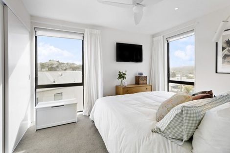 Photo of property in 15/6 Oswald Crescent, Paparangi, Wellington, 6037