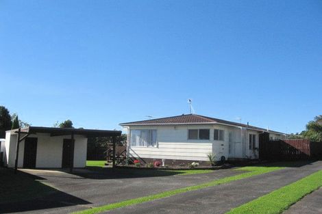 Photo of property in 1/1 Dalwhinnie Parade, Highland Park, Auckland, 2010