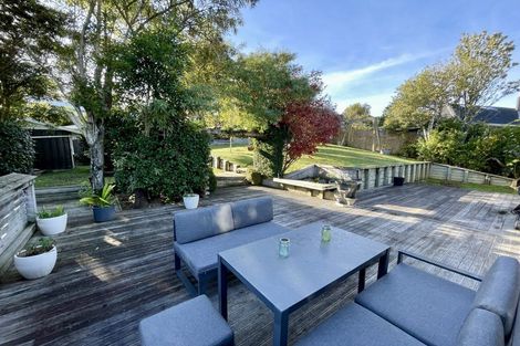 Photo of property in 19 Vista Crescent, Maoribank, Upper Hutt, 5018