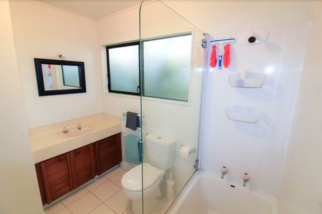 Photo of property in 28a Farm Road, Northland, Wellington, 6012