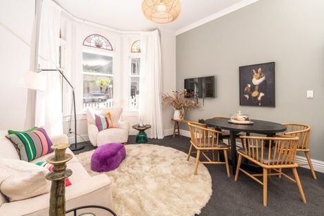 Photo of property in 18 Portland Crescent, Thorndon, Wellington, 6011