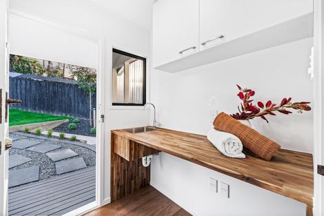 Photo of property in 14 Landsdale Place, Massey, Auckland, 0614