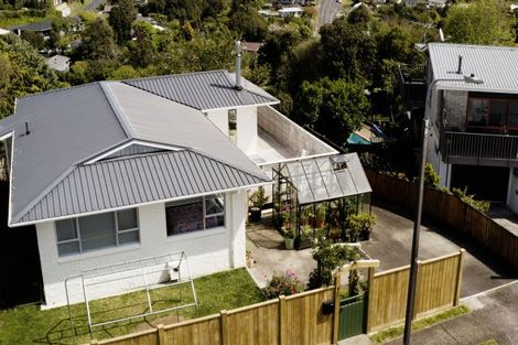 Photo of property in 17 Longview Drive, Merrilands, New Plymouth, 4312