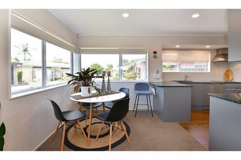 Photo of property in 2/54 Lakeside Drive, Orewa, 0931