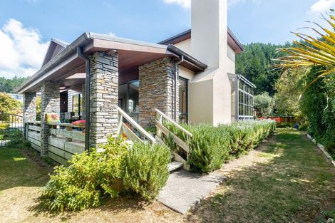 Photo of property in 55 Furlong Crescent, Churton Park, Wellington, 6037