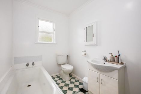 Photo of property in 26 Titiro Moana Road, Korokoro, Lower Hutt, 5012