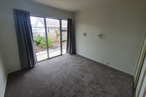 Photo of property in 24 Walton Street, Red Beach, 0932