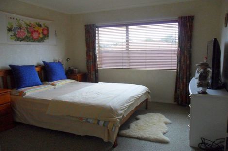 Photo of property in 13 Milan Drive, Glen Eden, Auckland, 0602
