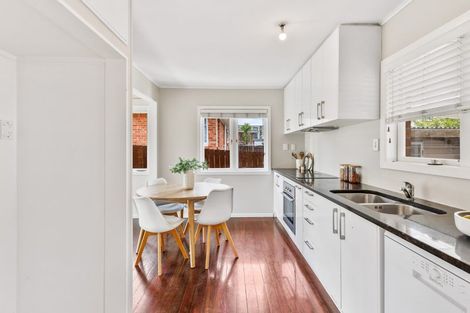 Photo of property in 12 Toru Street, Te Atatu Peninsula, Auckland, 0610