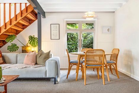 Photo of property in 33 Tainui Road, Titirangi, Auckland, 0604
