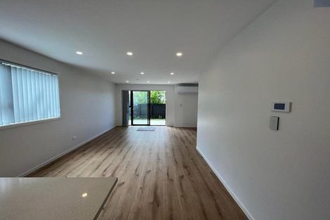 Photo of property in 2/28 Croydon Road, New Lynn, Auckland, 0600